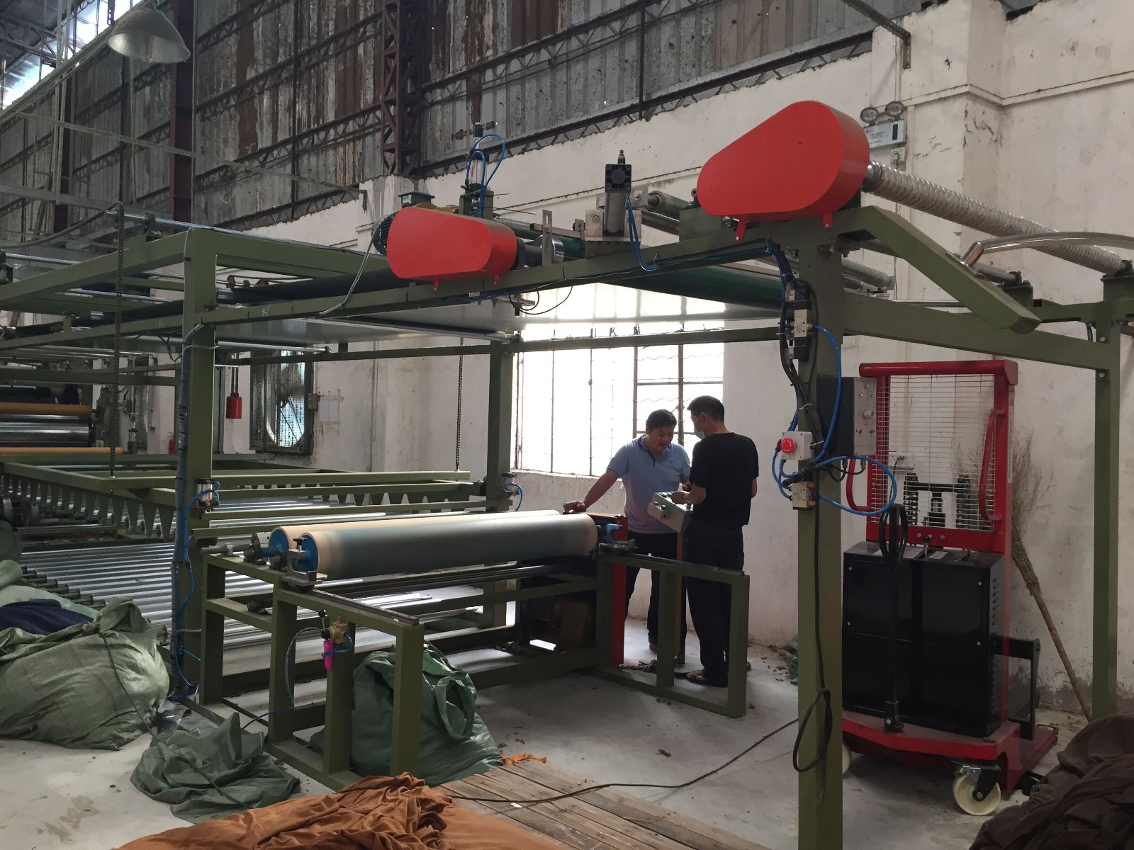 服裝復(fù)合機(jī)調(diào)試